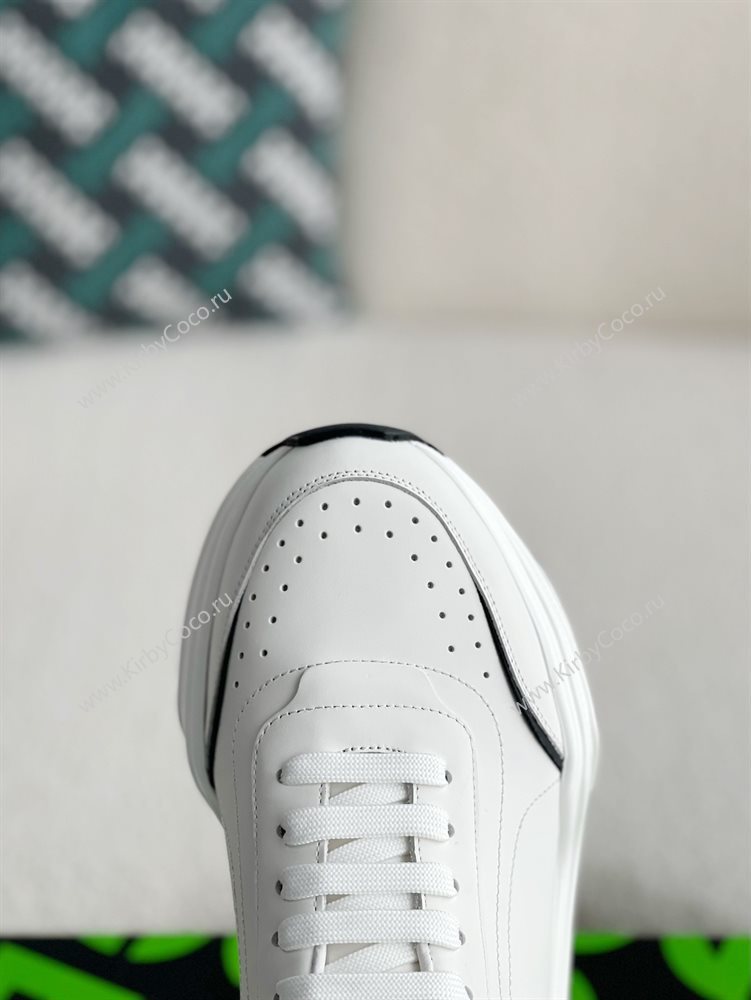 3356 Dolce Gabbana Sneakers - Image 10